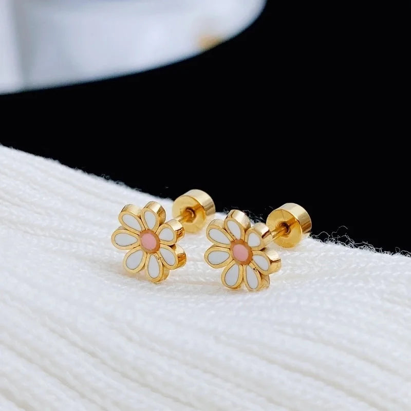 1 Pair Sweet Cross Heart Shape Snowflake Plating 304 Stainless Steel Titanium Steel 18K Gold Plated Cartilage Earrings