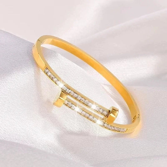 Minimalist Classic Style Solid Color Titanium Steel 18K Gold Plated Zircon Bangle In Bulk