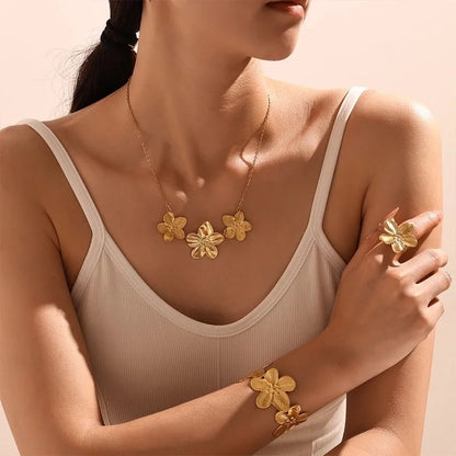 Elegant Vacation Flower 304 Stainless Steel 18K Gold Plated Rings Bracelets Necklace
