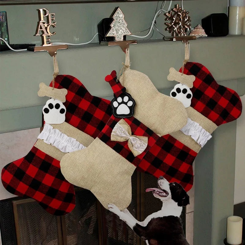 Factory In Stock Christmas Decoration Supplies Christmas Stockings Gift Bag Dog Paw Christmas Stockings Checked Cloth Bone Socks