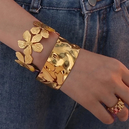 Titanium Steel Retro Exaggerated Flower Plating Bangle