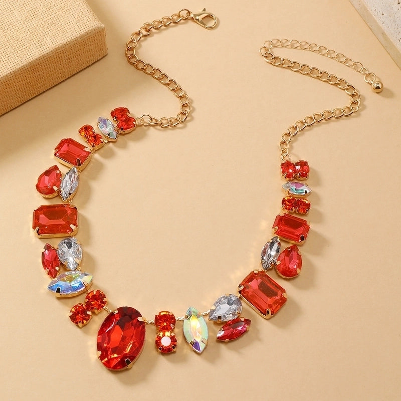 Casual Elegant Geometric Gold Plated Rhinestones Glass Alloy Pendant Necklaces