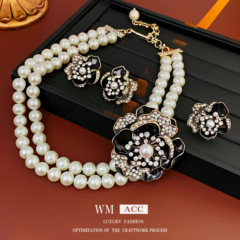 Medieval Flower Flower Alloy Electroplating Necklaces