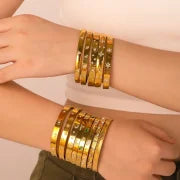 Vintage Style Minimalist Classic Style Geometric 304 Stainless Steel 18K Gold Plated Zircon Bangle In Bulk