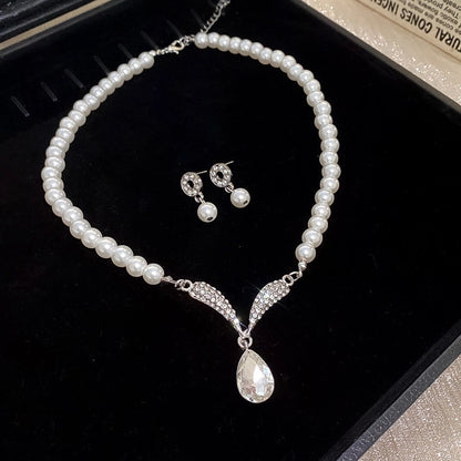 Explosions Zircon Diamond Geometric Necklace Earrings Suit Light Luxury Clavicle Chain High Sense Temperament Jewelry