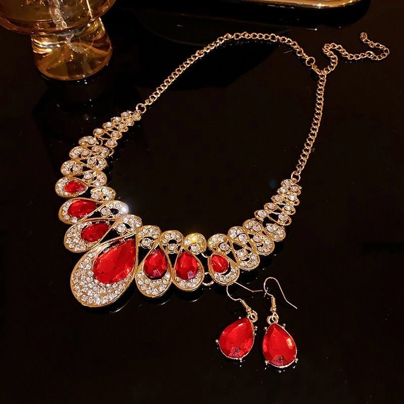 Explosions Zircon Diamond Geometric Necklace Earrings Suit Light Luxury Clavicle Chain High Sense Temperament Jewelry