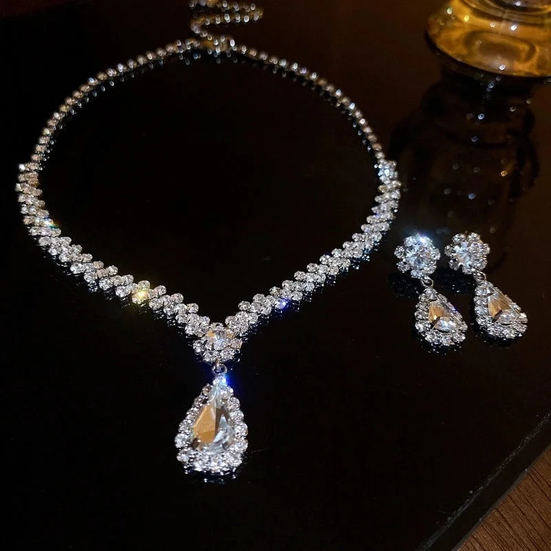 Explosions Zircon Diamond Geometric Necklace Earrings Suit Light Luxury Clavicle Chain High Sense Temperament Jewelry