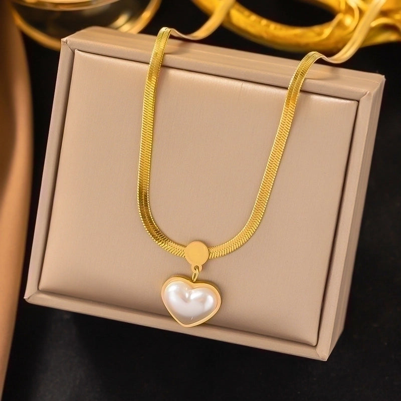 304 Stainless Steel 18K Gold Plated Minimalist Plating Inlay U Shape Heart Shape Acrylic Artificial Rhinestones Plastic Pendant Necklace