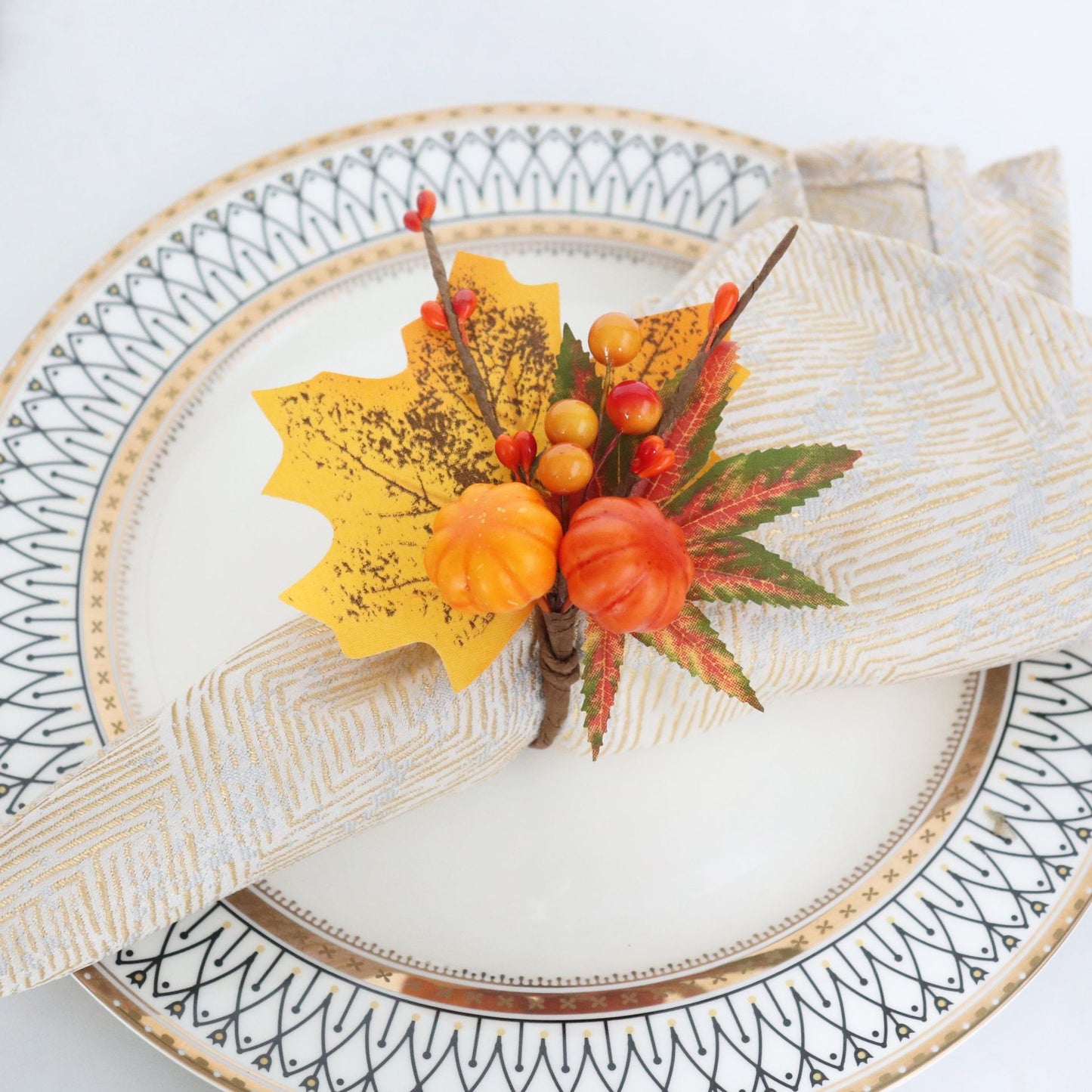 2 Pieces Can Be Matched With Christmas Decoration Pine Needle Napkin Rings For Hotel And Home Use Napkin Holders