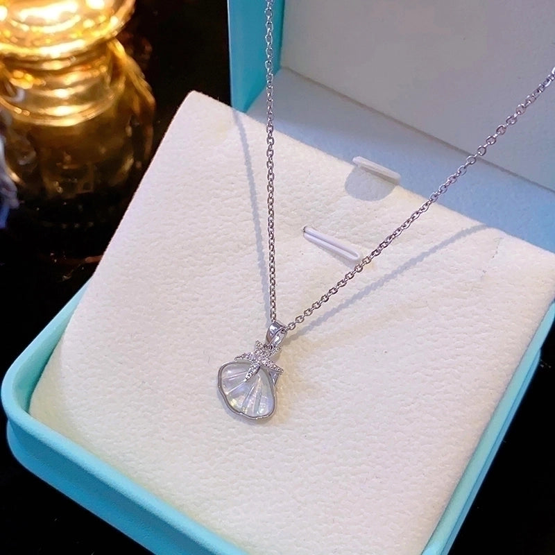 304 Stainless Steel Copper 18K Gold Plated K Gold Plated Inlay Heart Shape Wings Butterfly Zircon Pendant Necklace