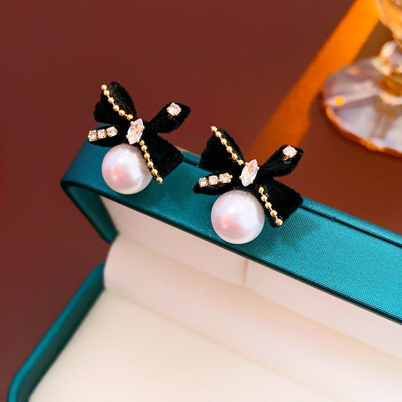 Medieval Pearl Geometric Copper Electroplating Stud Earrings