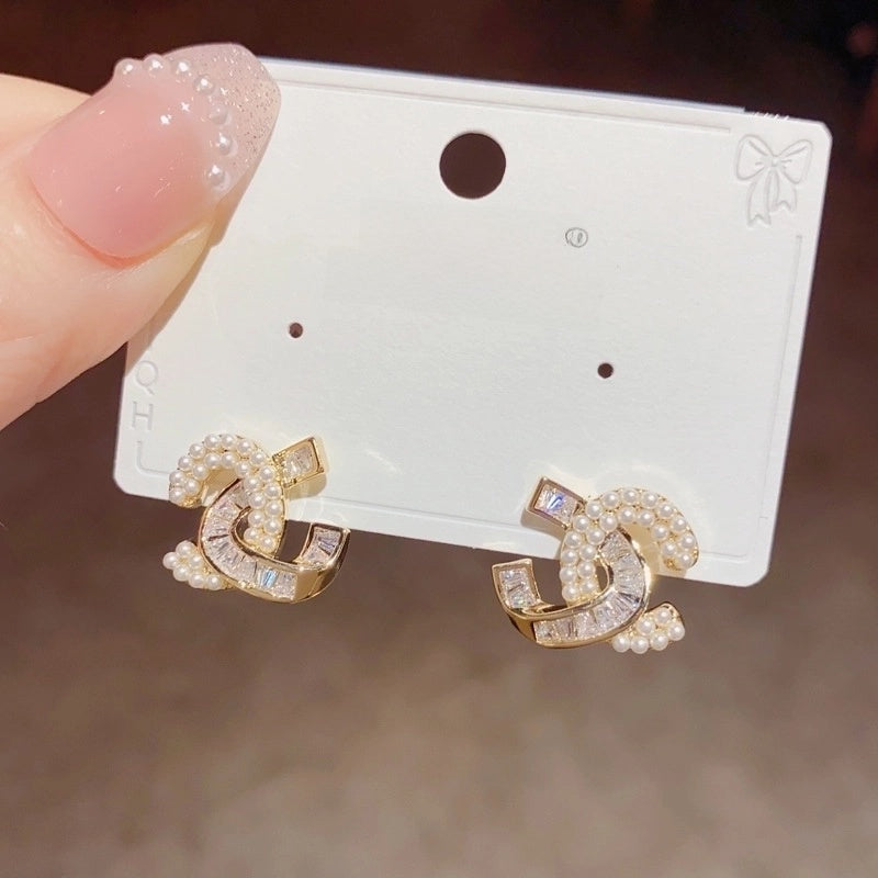 Korean Version Of Exquisite Micro Inlaid Pearl Letter Earrings Temperament Small Fragrant Style Design Silver Pin Earrings Earrings