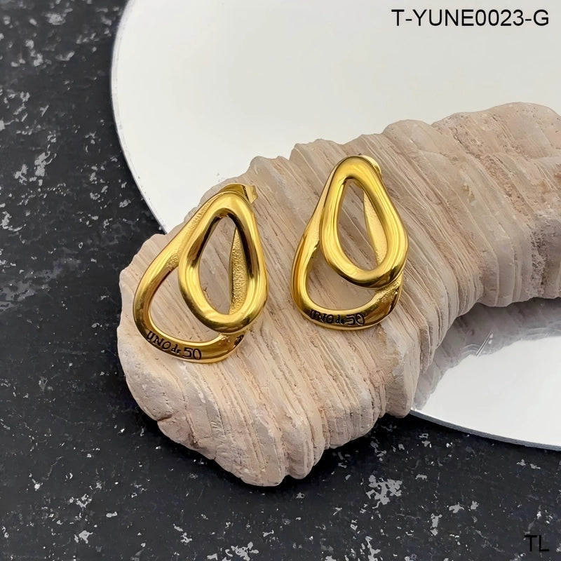1 Pair Elegant Vacation Minimalist C Shape U Shape Solid Color 304 Stainless Steel 18K Gold Plated Earrings Ear Studs