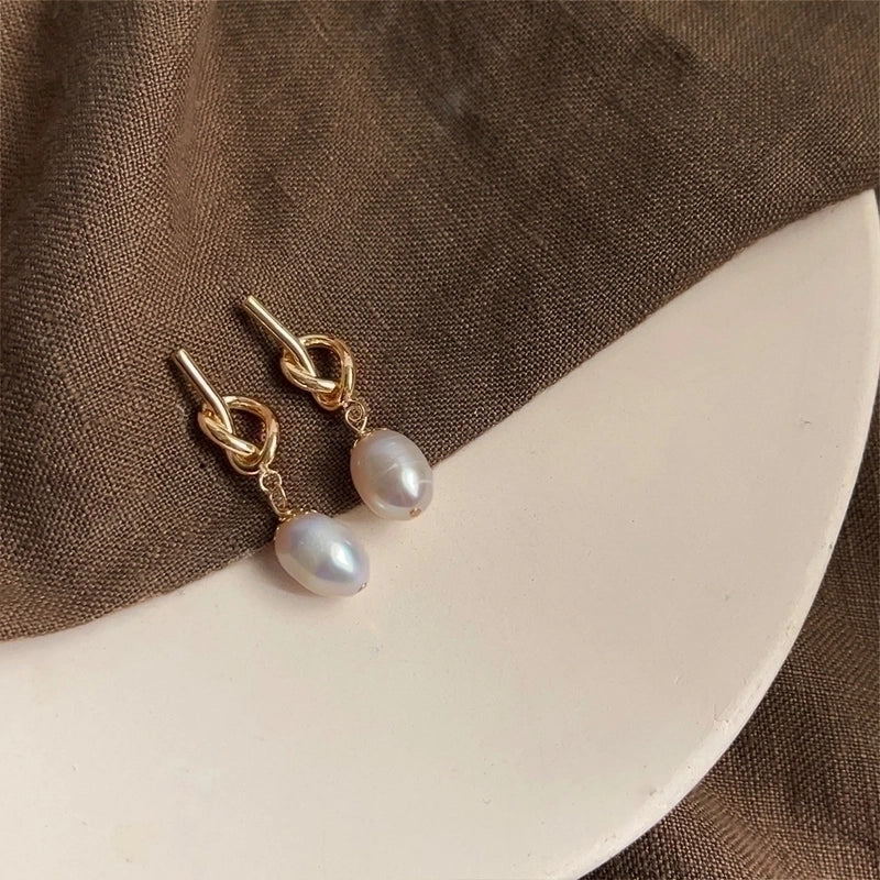 1 Pair Elegant Retro Geometric Freshwater Pearl Earrings
