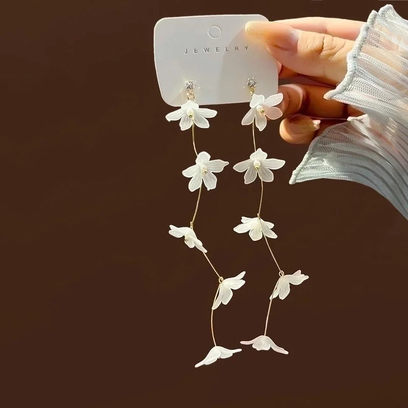 1 Pair Fashion Flower Alloy Plating Artificial Pearls Women\'s Drop Earrings