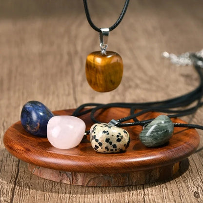 Cute Vintage Style Exaggerated Asymmetrical Natural Stone Pendant Necklace In Bulk