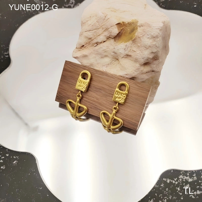 1 Pair Elegant Vacation Minimalist C Shape U Shape Solid Color 304 Stainless Steel 18K Gold Plated Earrings Ear Studs