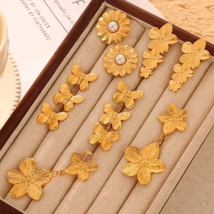 1 Pair Casual Sweet Minimalist Flower Petal Butterfly Inlay 304 Stainless Steel Pearl 18K Gold Plated Drop Earrings