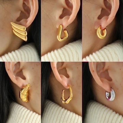 1 Pair Elegant Vintage Style Triangle Croissant Rhombus Pleated 304 Stainless Steel Titanium Steel 18K Gold Plated Ear Studs