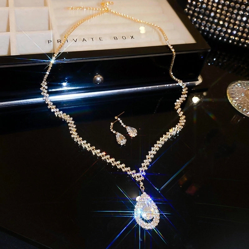 Explosions Zircon Diamond Geometric Necklace Earrings Suit Light Luxury Clavicle Chain High Sense Temperament Jewelry