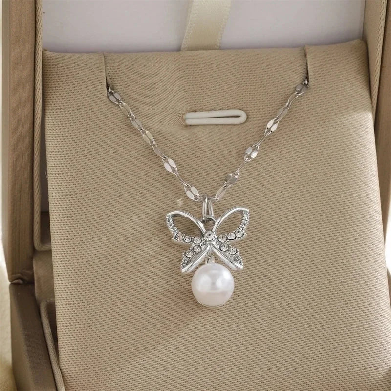 Minimalist Classic Style Cross Flower Butterfly 201 Stainless Steel Imitation Pearl Zinc Alloy Rhinestones 18K Gold Plated Enamel Diamond Pendant Necklace