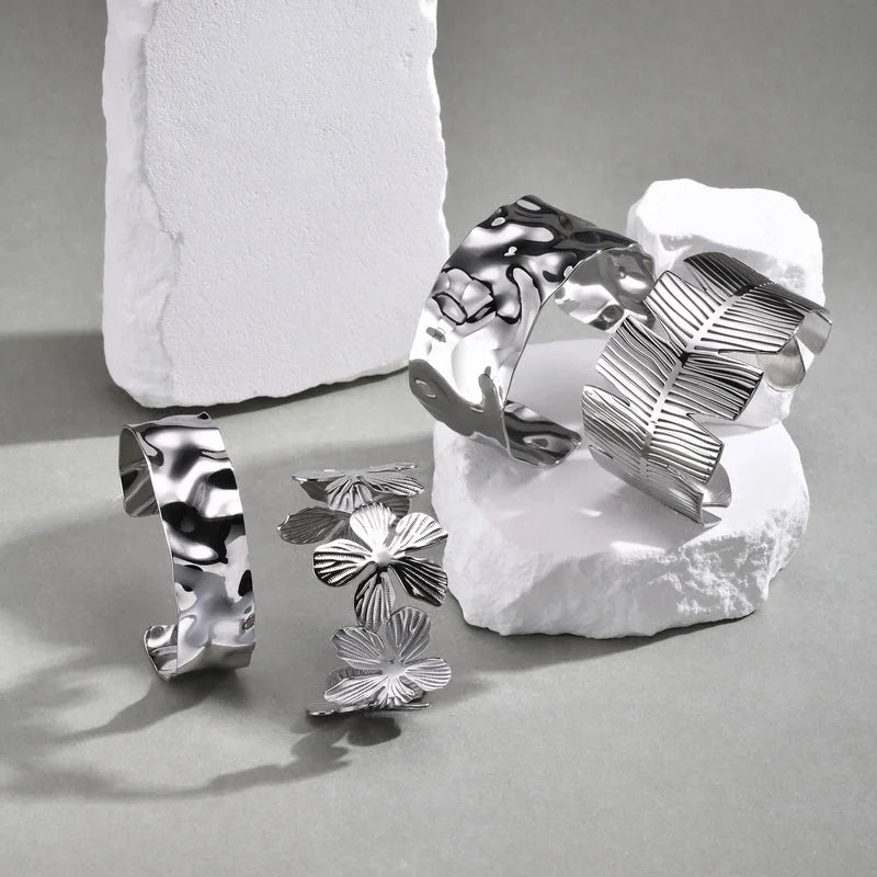 Classic Style Solid Color 304 Stainless Steel 18K Gold Plated Bangle In Bulk