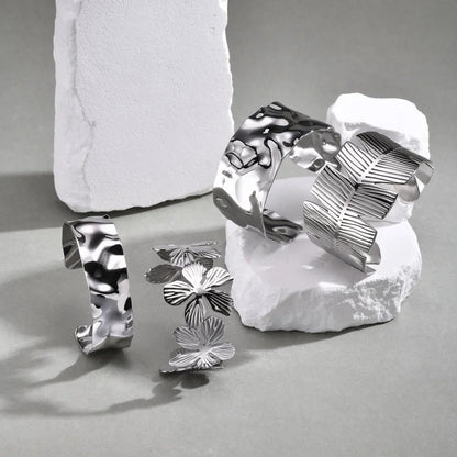 Classic Style Solid Color 304 Stainless Steel 18K Gold Plated Bangle In Bulk