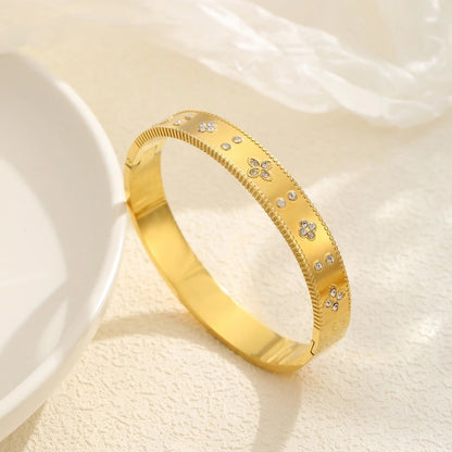Casual Elegant Star Flower Titanium Steel 18K Gold Plated Bangle In Bulk