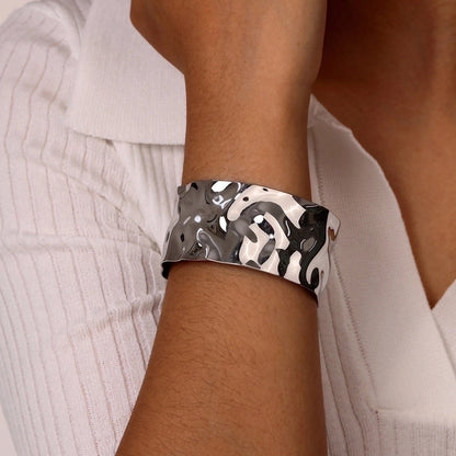 Classic Style Solid Color 304 Stainless Steel 18K Gold Plated Bangle In Bulk