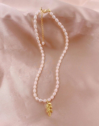 Alloy Freshwater Pearl Copper Fashion Solid Color Irregular Necklace