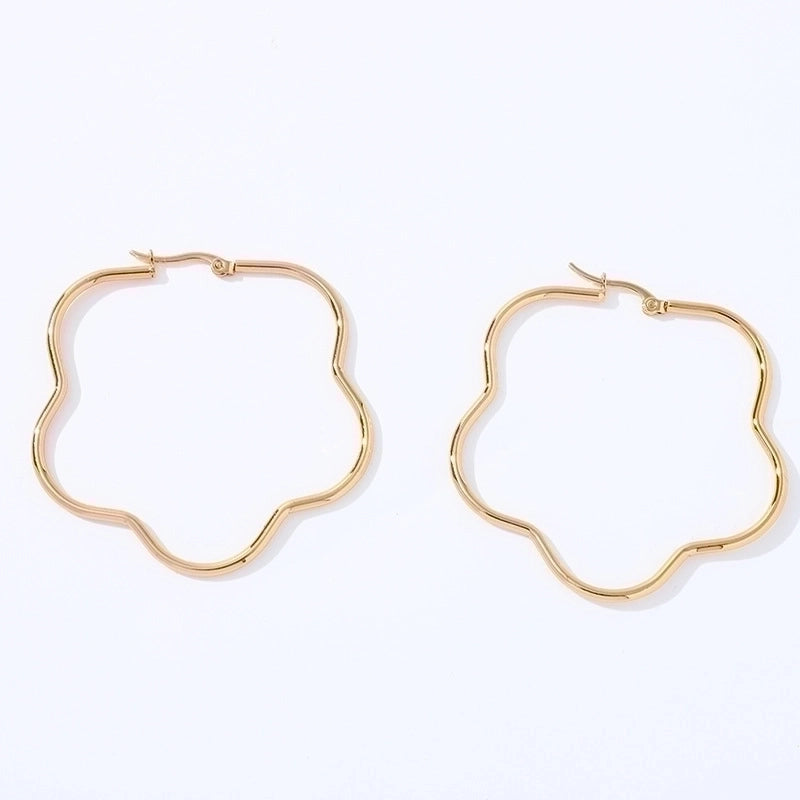 1 Pair Fashion Star Heart Shape Butterfly Plating Hollow Out 201 Stainless Steel 18K Gold Plated Earrings