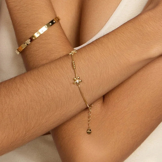 Modern Style Sweet Flower 304 Stainless Steel 16K Gold Plated White Gold Plated Box Chain Bracelets In Bulk