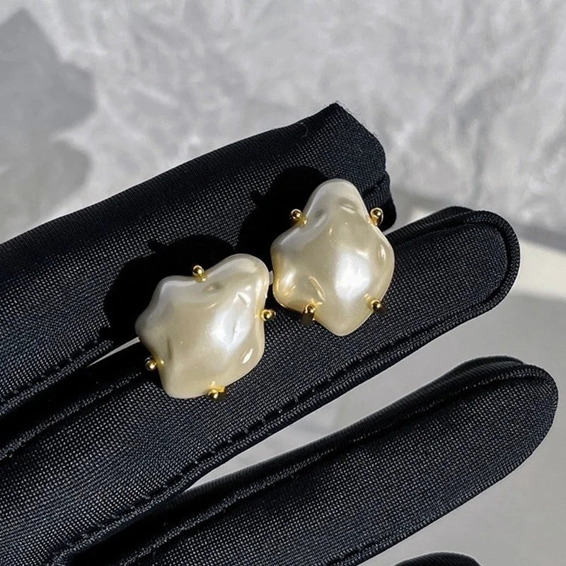 1 Pair Elegant Irregular Plating Freshwater Pearl Brass 18k Gold Plated Ear Studs
