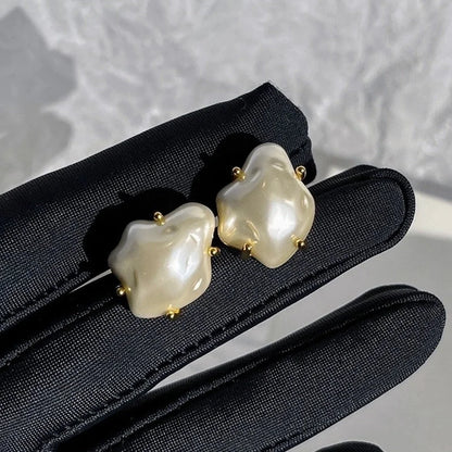1 Pair Elegant Irregular Plating Freshwater Pearl Brass 18k Gold Plated Ear Studs