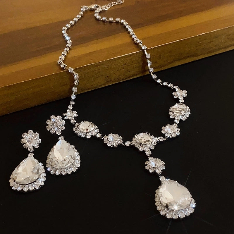 Explosions Zircon Diamond Geometric Necklace Earrings Suit Light Luxury Clavicle Chain High Sense Temperament Jewelry