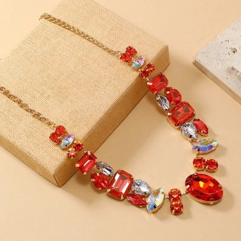 Casual Elegant Geometric Gold Plated Rhinestones Glass Alloy Pendant Necklaces