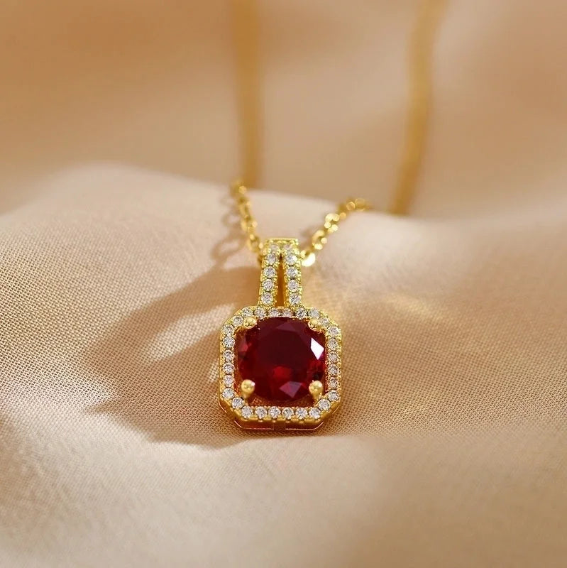 Minimalist Round Copper Plating Inlay Zircon Gold Plated Pendant Necklace