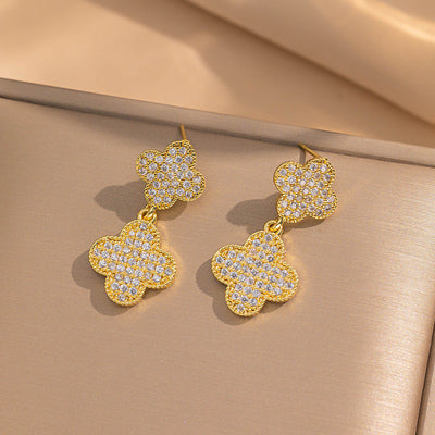 2 Pieces Moderate Luxury Flower Copper Diamond Inlay Stud Earrings