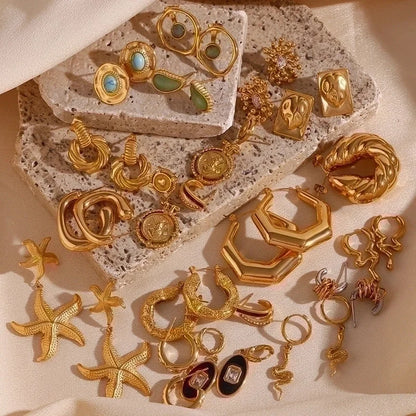 1 Pair Vintage Style Minimalist Classic Style Geometric Snake Plating Inlay 304 Stainless Steel Rhinestones 18K Gold Plated Earrings