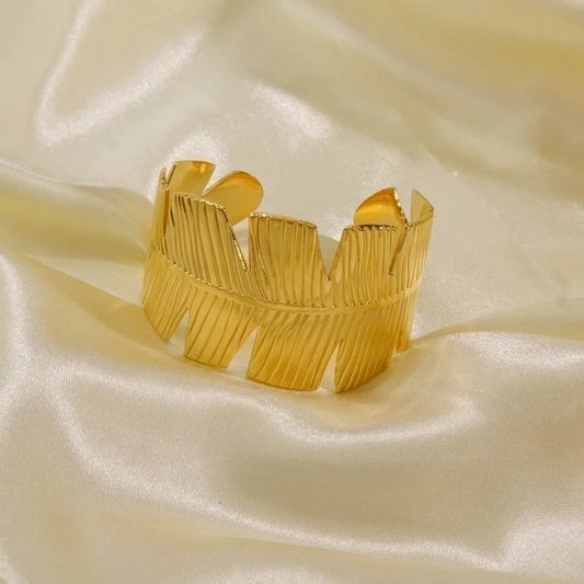 Vintage Style Roman Style Stripe Leaves Flower 304 Stainless Steel 18K Gold Plated Bangle In Bulk