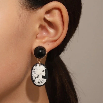 2 Pieces Casual Vintage Style Human Face Leaf Heart Shape Plating Hollow Out Inlay Alloy Metal Brass Resin Zircon 18K Gold Plated Gold Plated Silver Plated Earrings