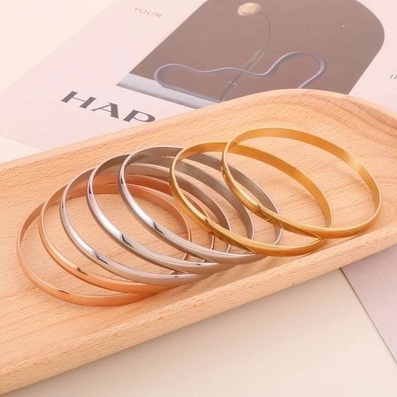 Minimalist Round Stainless Steel 18K Gold Plated Bangle In Bulk