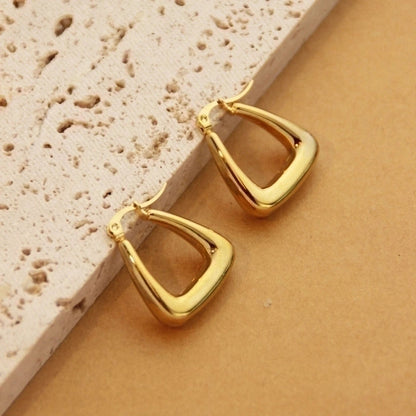 1 Pair Retro Minimalist C Shape U Shape Solid Color Plating Titanium Steel 18k Gold Plated Earrings