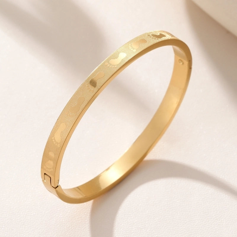 Basic Minimalist Classic Style C Shape Titanium Steel Cuff Bracelets In Bulk