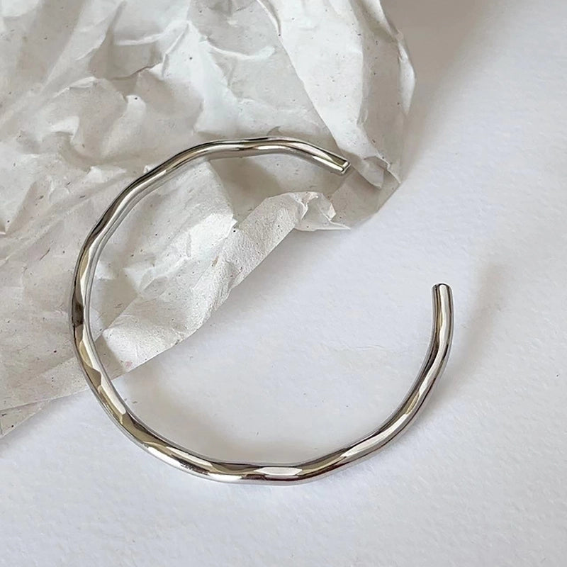 Luxurious Romantic Solid Color Stainless Steel Plating 18k Gold Plated Bangle