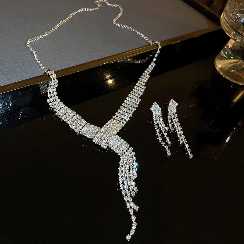 Explosions Zircon Diamond Geometric Necklace Earrings Suit Light Luxury Clavicle Chain High Sense Temperament Jewelry