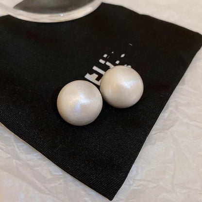 Silver Needle Exaggerated Lovely Earrings Light Luxury High-grade Niche Earrings Fashion Metal Temperament Earrings For Women