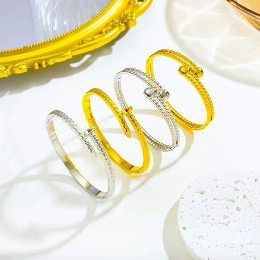 Vintage Style Minimalist Nail 304 Stainless Steel 18K Gold Plated Zircon Bangle In Bulk