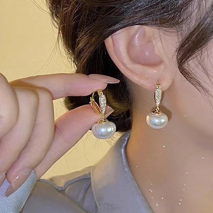 1 Pair Retro French Style IG Style Geometric Inlay Alloy Titanium Steel Artificial Pearls Zircon Drop Earrings Earrings Ear Studs