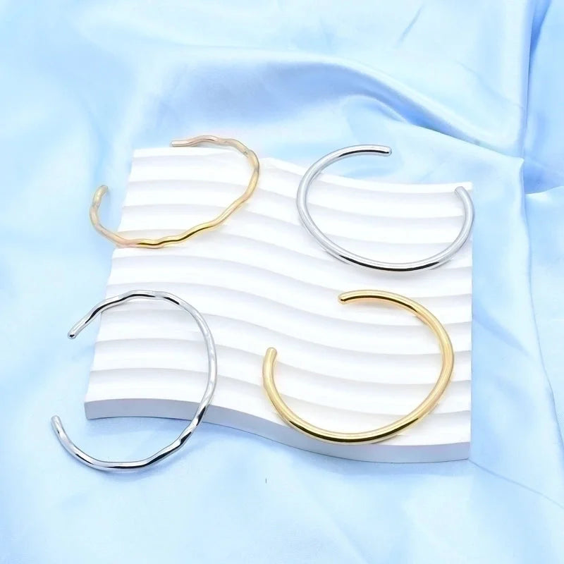 Luxurious Romantic Solid Color Stainless Steel Plating 18k Gold Plated Bangle